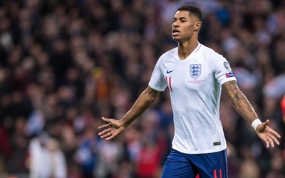 绿茵体育焦点-乌克兰队这球配合打穿了