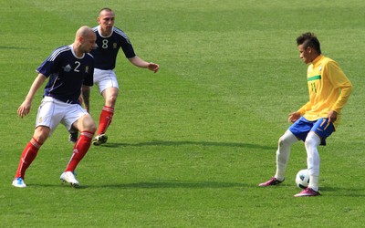 绿茵体育快讯-什琴斯尼失误后主动揽责