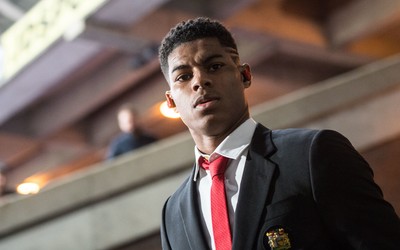 绿茵体育精华-伊朗队更衣室内讧曝光队长摔球衣