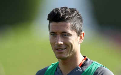 绿茵体育焦点-克拉马里奇远射偏出毫厘