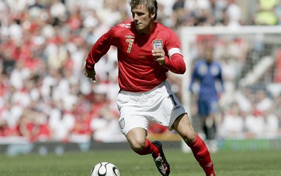 绿茵体育热议-苏里南队主帅战术鬼才实锤